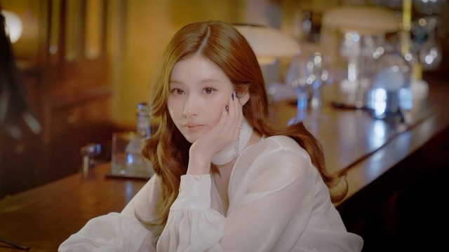 撮影セットでのSANA