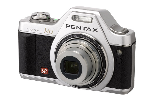 「PENTAX Optio I-10」（クラシックシルバー）