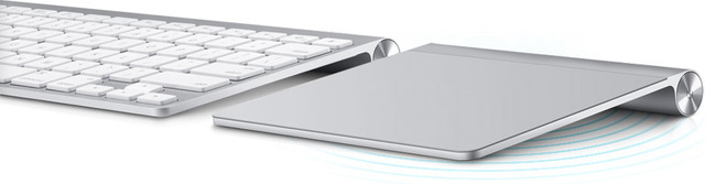 マルチタッチアイテムの新製品「Magic Trackpad」（右）