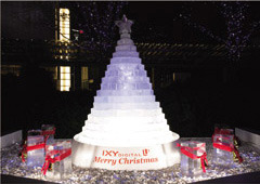 　キヤノンは、コンパクトデジタルカメラ「IXY DIGITAL L3」発売キャンペーンの一環として、12月23日と24日の2日間、東京・六本木ヒルズ「66プラザ」に高さ約3メートルの「氷のクリスマスツリー」を展示する。