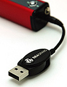 　シーグランドは、USBコネクタ搭載のポータブルオーディオプレーヤー「X-mate（クロスメイト） XM002」を12月16日に発売する。容量は、1Gバイト、512Mバイト、256Mバイトをラインアップ。
