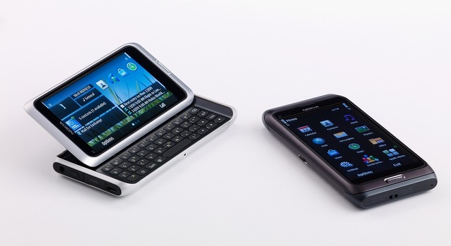 Nokia E7