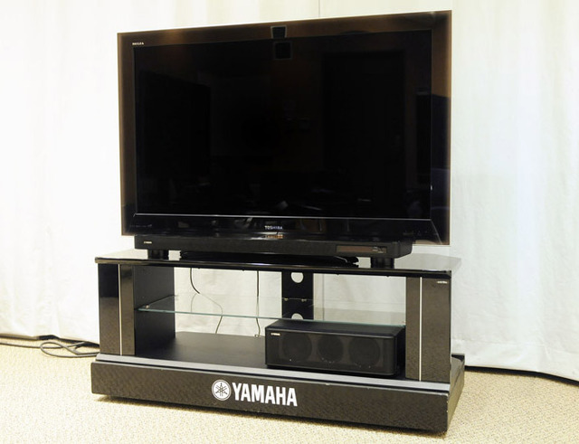 47型の液晶テレビと設置したイメージ