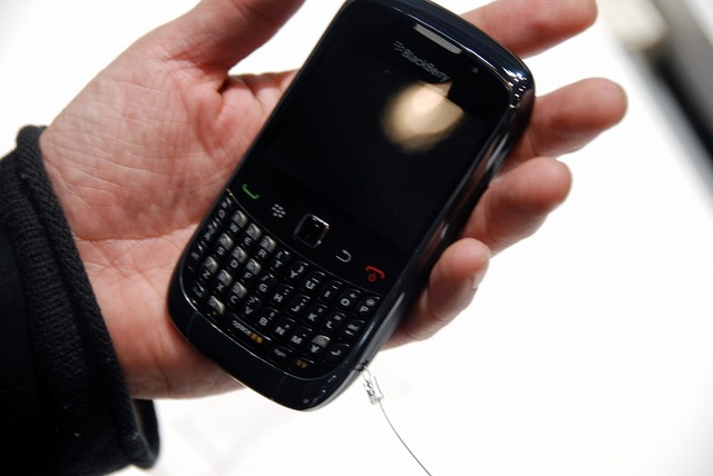 「BlackBerry Curve 9300」Graphite Gray