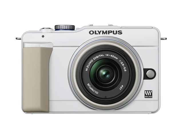 「OLYMPUS PEN Lite E-PL1s」の標準ズーム「M.ZUIKO DIGITAL 14-42mm F3.5-5.6II」レンズ装着時（ホワイト）