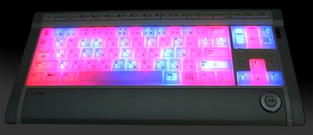 別売のコントロールソフトを使用してキーカラーのLED発光を512色から更に細かく設定