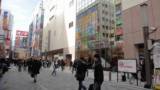 JR秋葉原駅・電気街口は駅ビルが改装され、すっかり様変わり