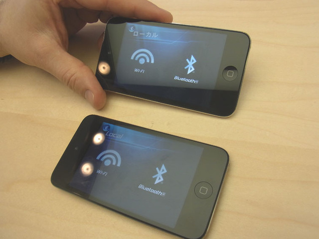 「Asphalt 6」はBluetoothもしくはWi-Fiで通信する