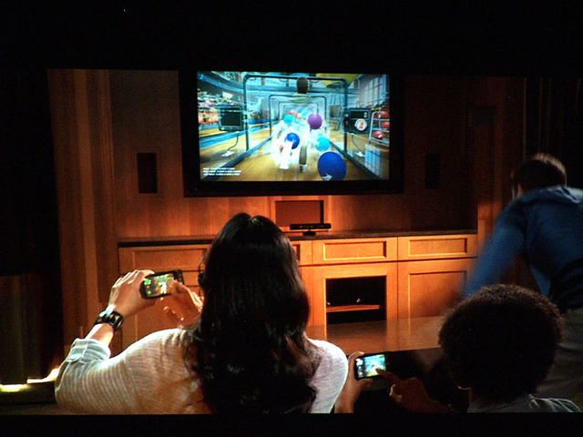 Xbox 360の「Kinect」とWindows Phone 7の連携