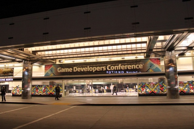 すぐ隣の「Moscone Center」では、ゲーム開発者向けのカンファレンス「Game Developers Conference（GDC） 2011」が開催