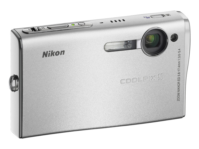 「COOLPIX S5」グロスシルバー