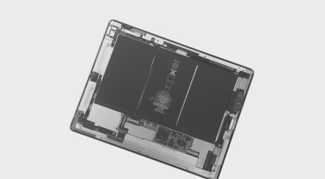 一体型のユニボディ筐体