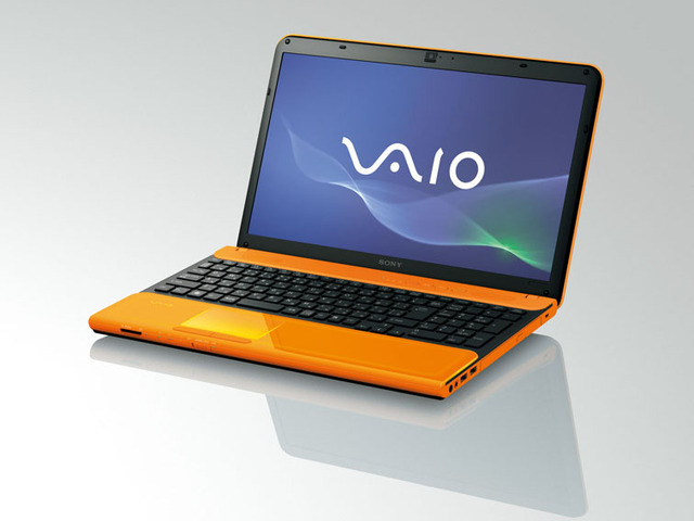 カラフルな高性能スタンダードノート「VAIO C」シリーズ（オレンジ）