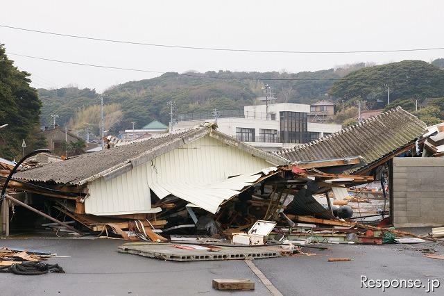 東日本大震災 田代島 電柱の一番上で津波に耐えた 東日本大震災 田代島 電柱の一番上で津波に耐えた