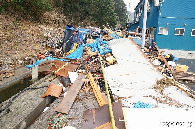 東日本大震災 田代島 電柱の一番上で津波に耐えた 東日本大震災 田代島 電柱の一番上で津波に耐えた