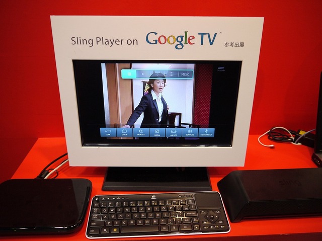 参考出展として、スリングボックスとGoogle TVを接続するデモが行われていた