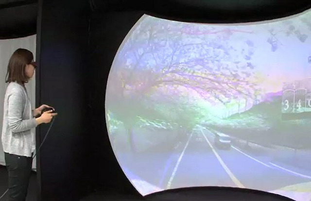 会場では3Dパノラマ映像でLTE-Advavcedの威力を体感できる