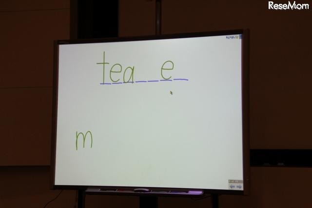 【EDIX】電子黒板による実践的英語授業…暁星小学校 書いた文字を動かしながら「ハングマン」ゲーム。ハングマンゲームは、英語圏の国では古典的な単語のスペル当てゲーム