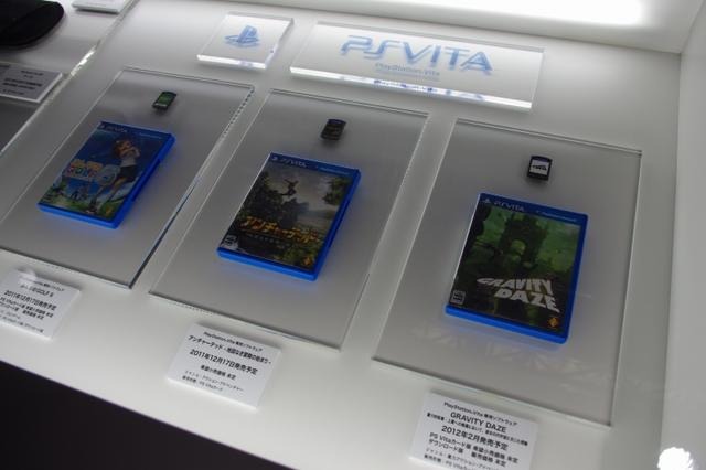 【TGS 2011】予想以上に小さい！？PSVitaのパッケージやアクセサリーをフォトレポート  