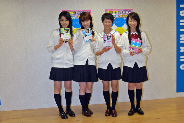 右から黒川智花さん、悠城早矢さん、秋山莉奈さん、東海林愛美さん