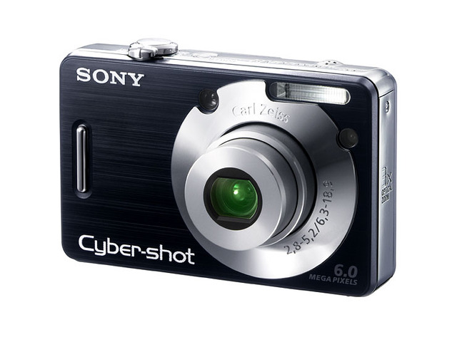 　ソニーは、ISO1,000の高感度に対応した600万画素デジタルカメラ「サイバーショット DSC-W50」を9月8日に発売する。価格はオープンで、予想販売価格は3万円前後の見込み。
