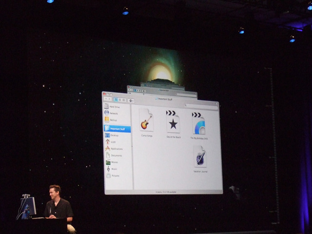 　アップルコンピュータは、2006年8月7日（現地時間）、米国サンフランシスコで開催中のアップル世界開発者会議 基調講演にて、Mac用の新オペレーティングシステム「Mac OS X 10.5（開発名：Leopardレパード）」を初公開した。