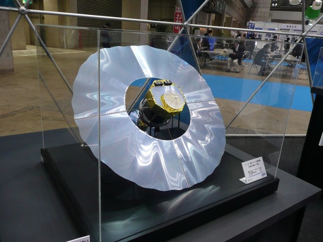 ソーラー電力セイル探査機の模型。原理だけでなく、IKAROSで実際に推進することを実証した