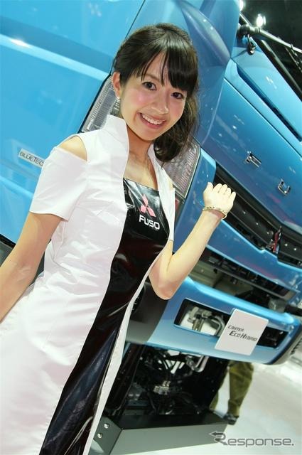 三菱ふそうトラック コンパニオン（東京モーターショー11）