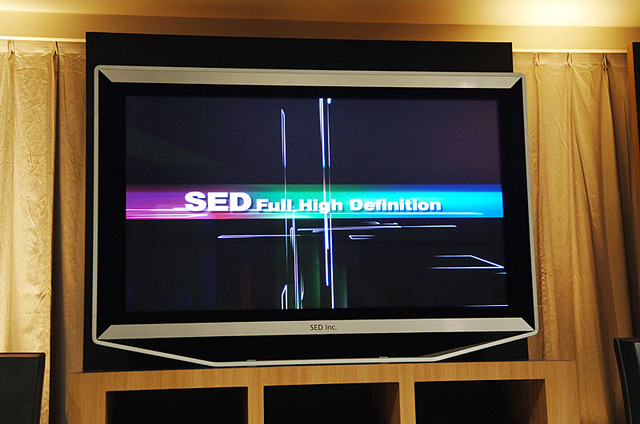 　SEDブースでは、55型フルHDのSEDを参考出展している。スペックは、輝度450cd/m2、コントラスト比50,000:1、応答速度は1m秒以下。発売時期は2007年第4半期で、価格は未定。