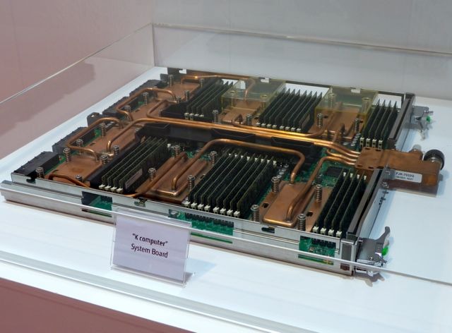 ブースの片隅には“京”スーパーコンピューターのシステムボードも