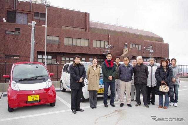 伊豆大島で三菱i-MiEVの試乗会が開催。すでに2名の購入希望者がいるのだという。