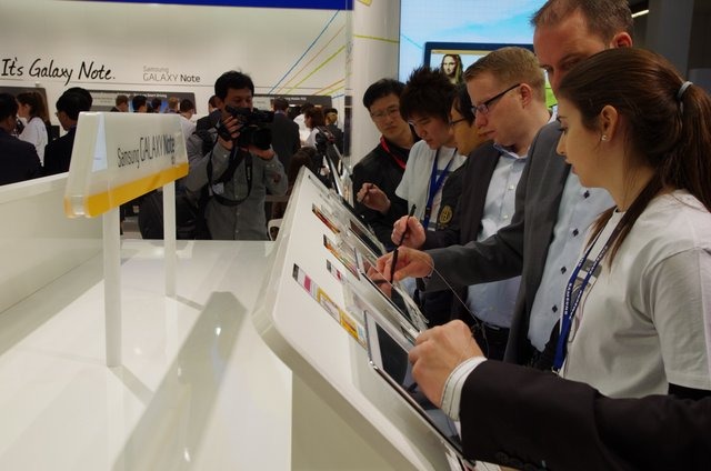 【MWC 2012（Vol.19）】大画面でもスタイラス「GALAXY Note 10.1」登場