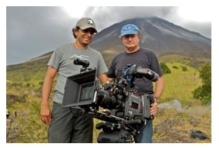 M・ナイト・シャマラン監督（左）、ピーター・サシツキー撮影監督（右）
