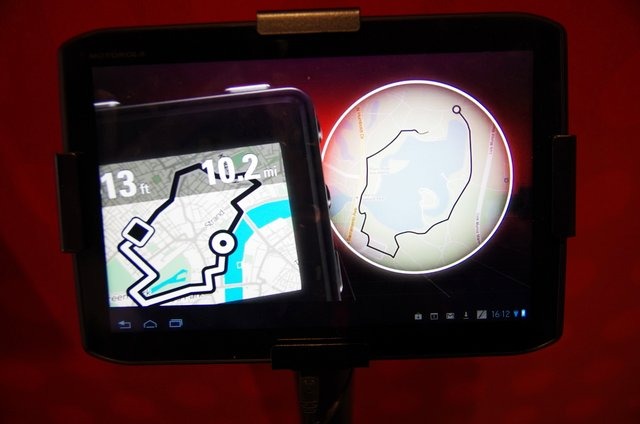 【MWC 2012 Vol.52（動画）】スポーツ×音楽でMotorola独自の価値観を追求……MOTOACTIV