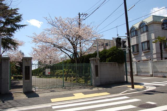 横浜雙葉学園正門