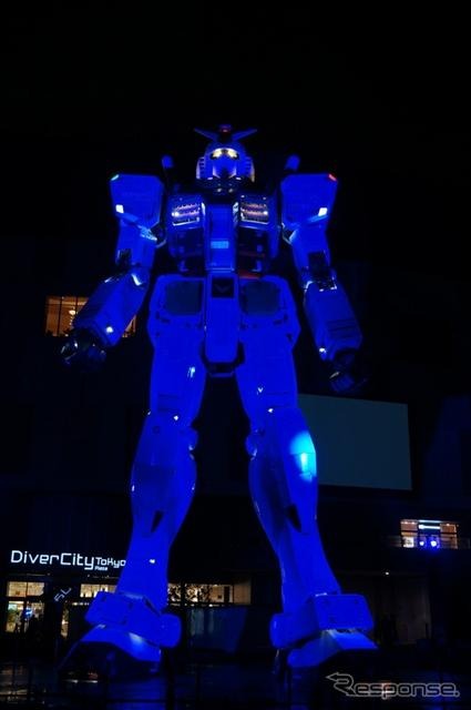 東京・お台場に登場した実物大ガンダム