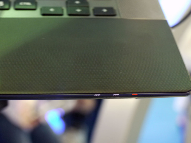 東芝のUltrabook「Satellite U845W」
