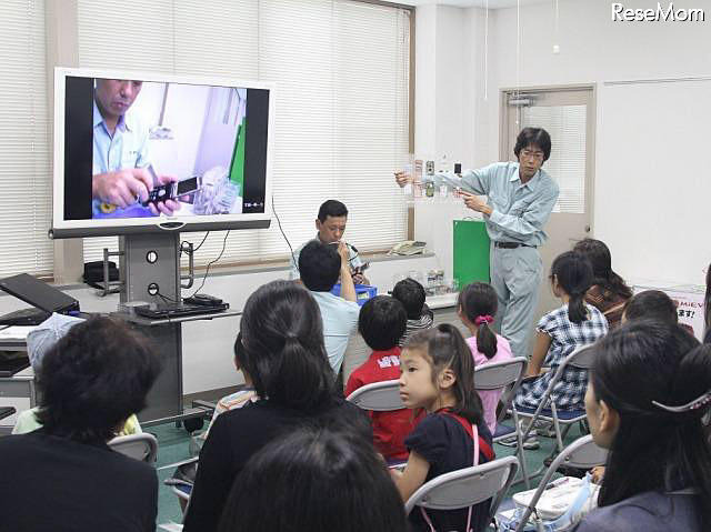 ビックカメラ エコツアー 家電リサイクル工場見学（昨年の様子）