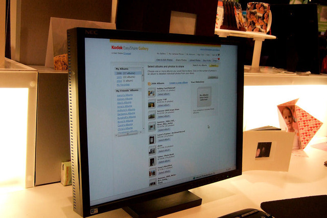 　2007 International CESのコダックブースでは、「デジタル・ピクチャー・フレーム」が展示されている。