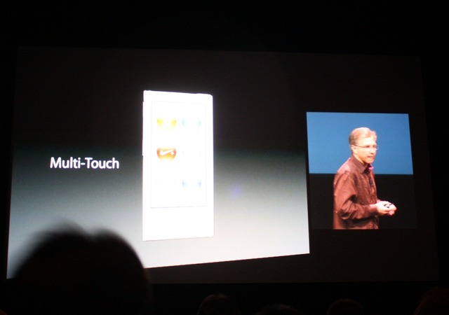 米国プレスイベントの様子/マルチタッチ操作に対応した第7世代iPod nano