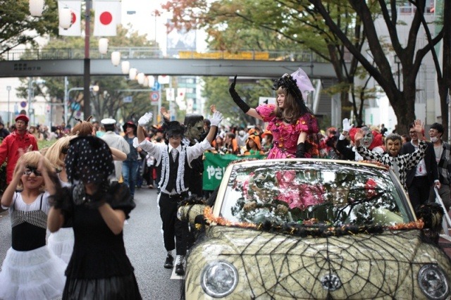 原宿でのパレードに参加したきゃりーぱみゅぱみゅ（その2）