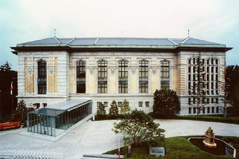 国際子ども図書館前景