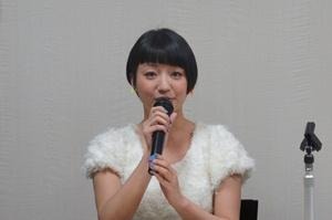 片岡あづささん「声優になりたい気持ちを内に秘めている子もいるはず」と話す。