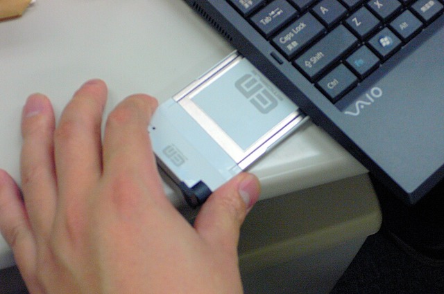 「D01NE」をVAIO type Gに挿す