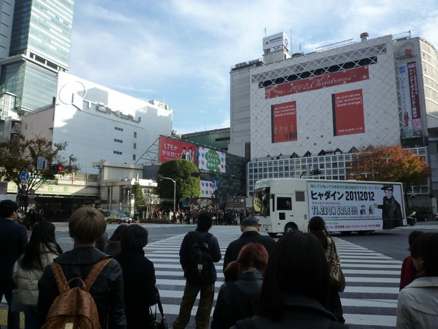 渋谷、原宿を駆け巡ったヒャダイントラック