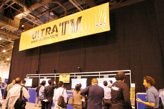　NHKは、ウルトラハイビジョン（スーパーハイビジョン）のシアターをNAB 2007の会場に開設した。15分おきに行われるシアターには、毎回長蛇の列ができて賑わっていた。