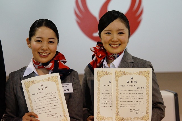 準優勝となった新千歳空港の田村梓さんは、アナウンス部門ではトップの成績。2部門での受賞は想定外で本人が一番ビックリ。
