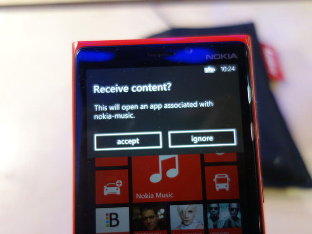 NFCでミュージックアプリを起動し、ストリーミング再生