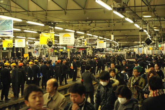 東横線渋谷地上駅、最終回送列車発車