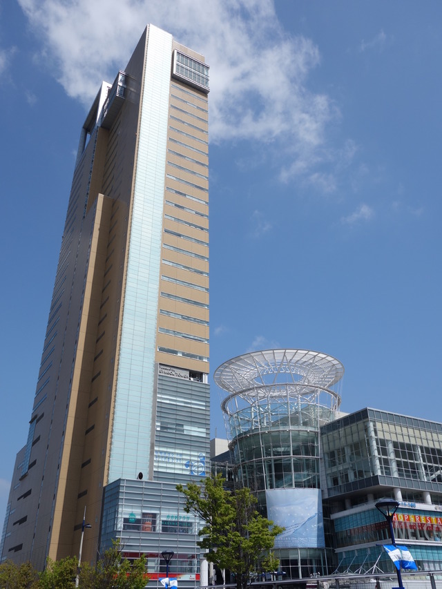 四国で一番高いビル「高松シンボルタワー」